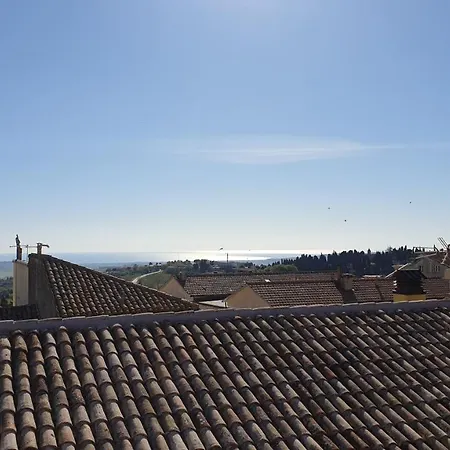 Aghel Luxury Frühstückspension 3*
